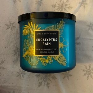 Bath & Body Works Eucalyptus Rain Candle